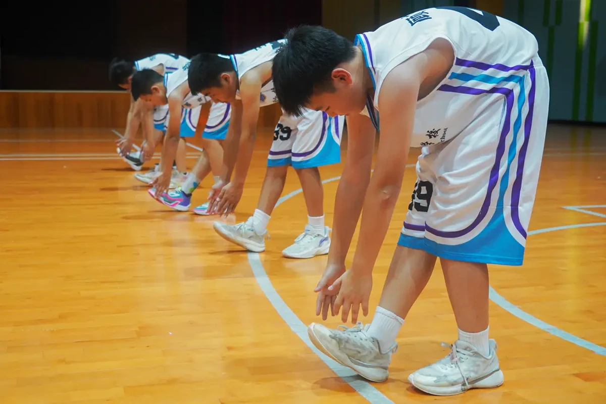 初中生篮球队训练方法及视频教程